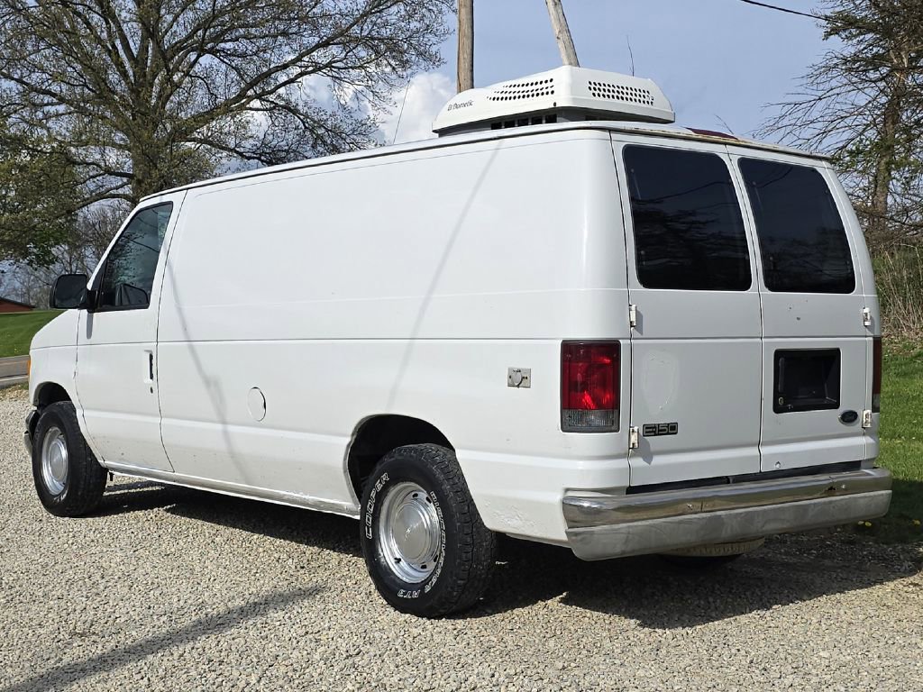 Used 2002 Ford E-150 and Econoline 150 RWD image 4