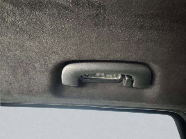 Used 2015 Jeep Grand Cherokee SRT image 41