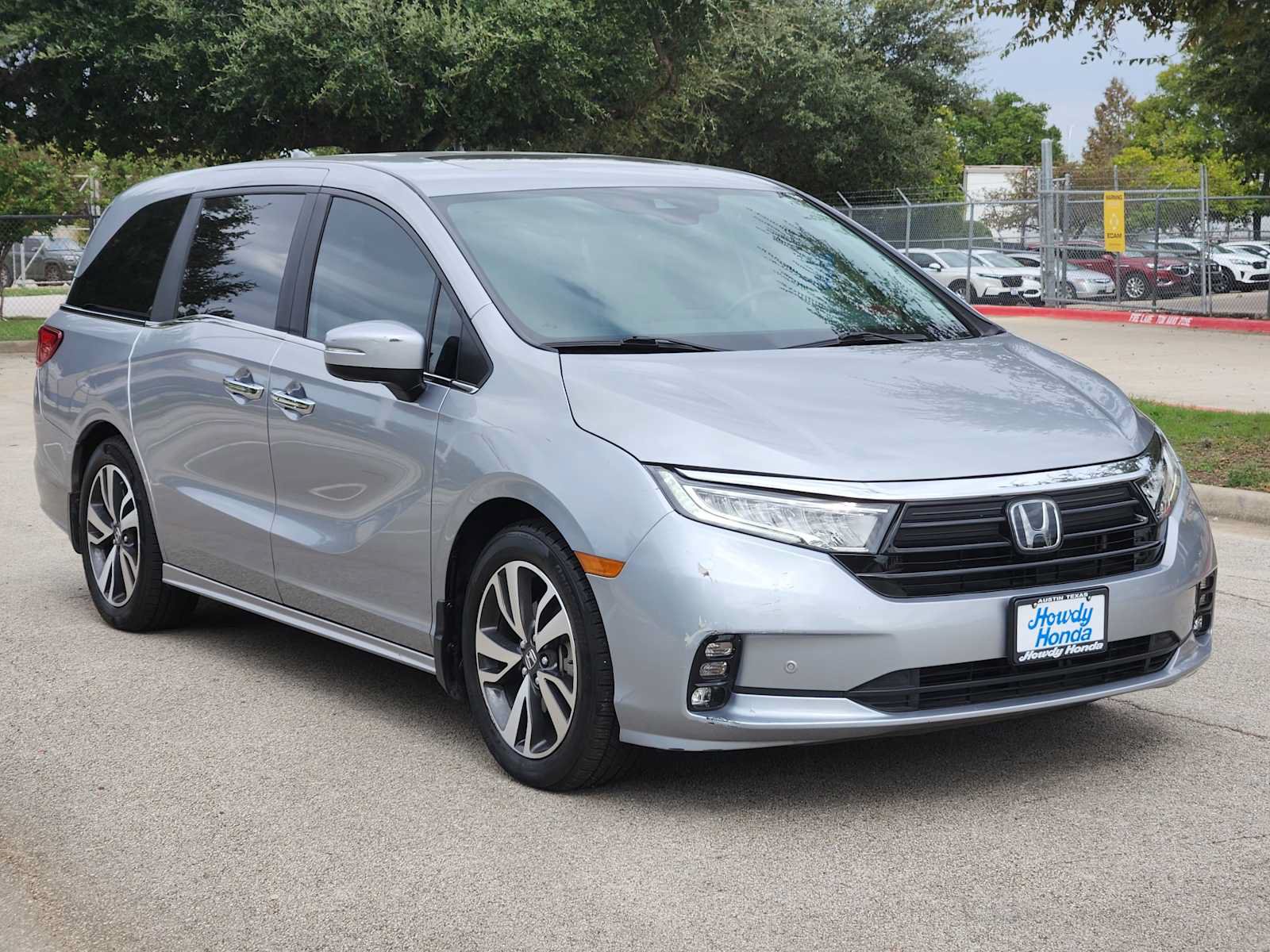 Certified 2024 Honda Odyssey Touring image 3
