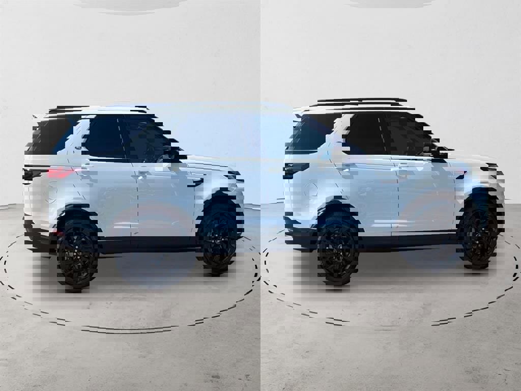New 2025 Land Rover Discovery S image 6