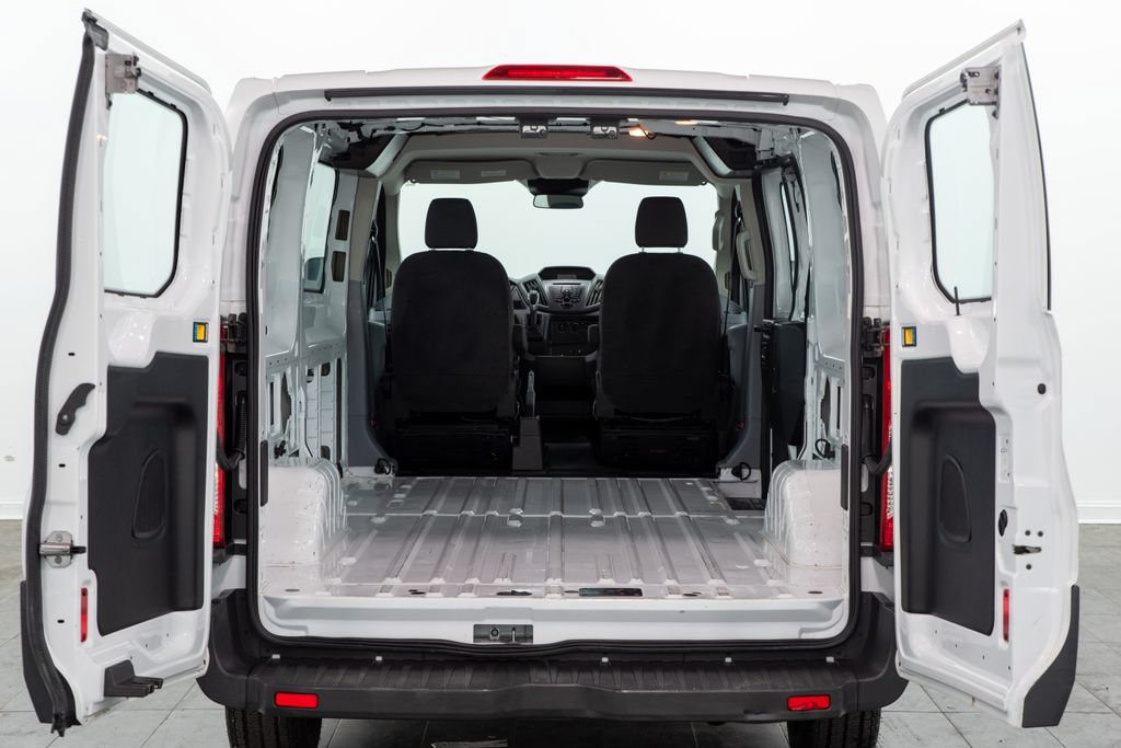 Used 2016 Ford Transit 250 130 Low Roof RWD image 9