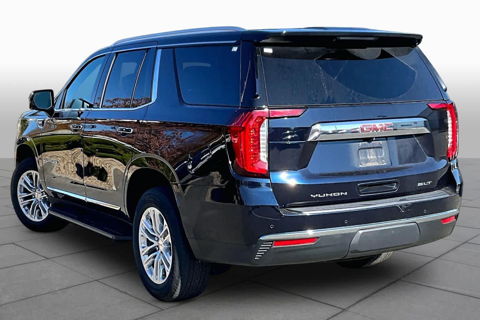Used 2023 GMC Yukon SLT w/ SLT Luxury Package AWD/4WD image 11
