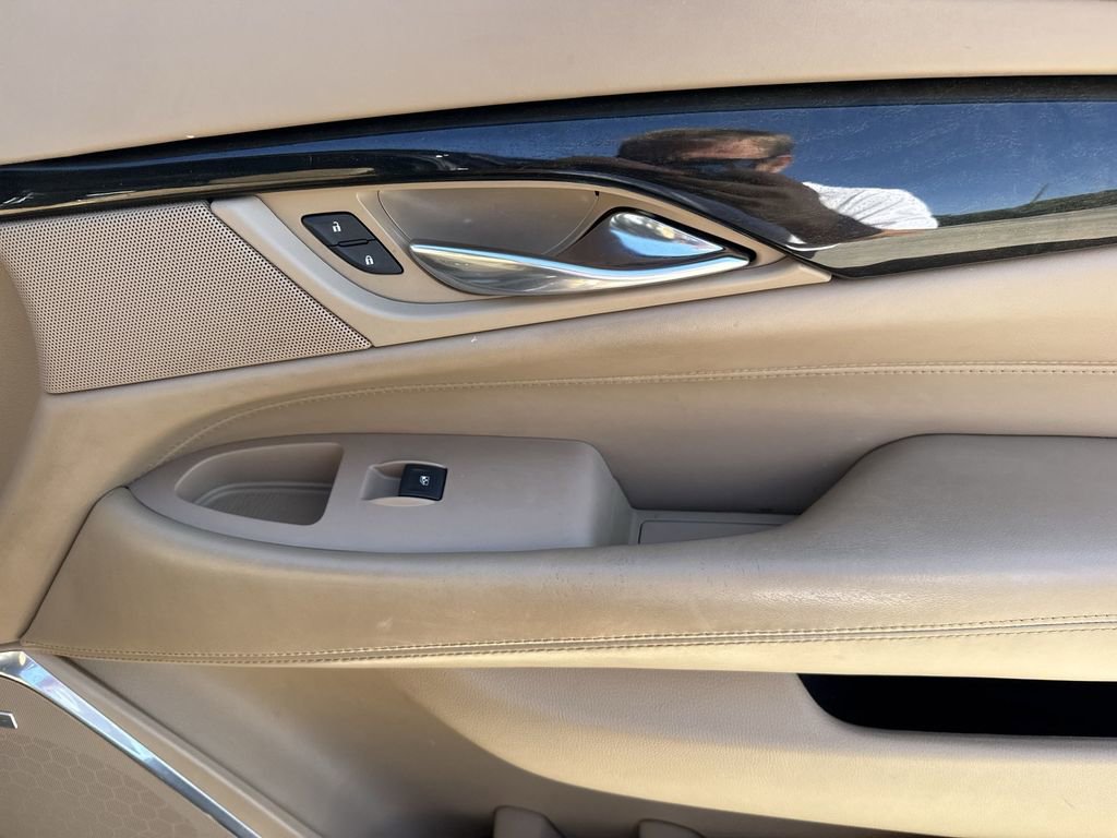 Used 2019 Cadillac Escalade Platinum w/ Escalade Sport Edition image 44