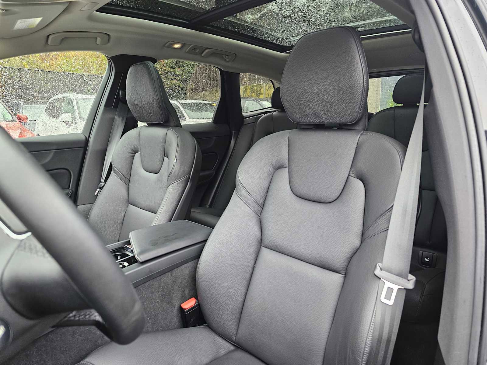 Certified 2024 Volvo XC60 B5 Plus w/ Protection Package Premier AWD/4WD image 22