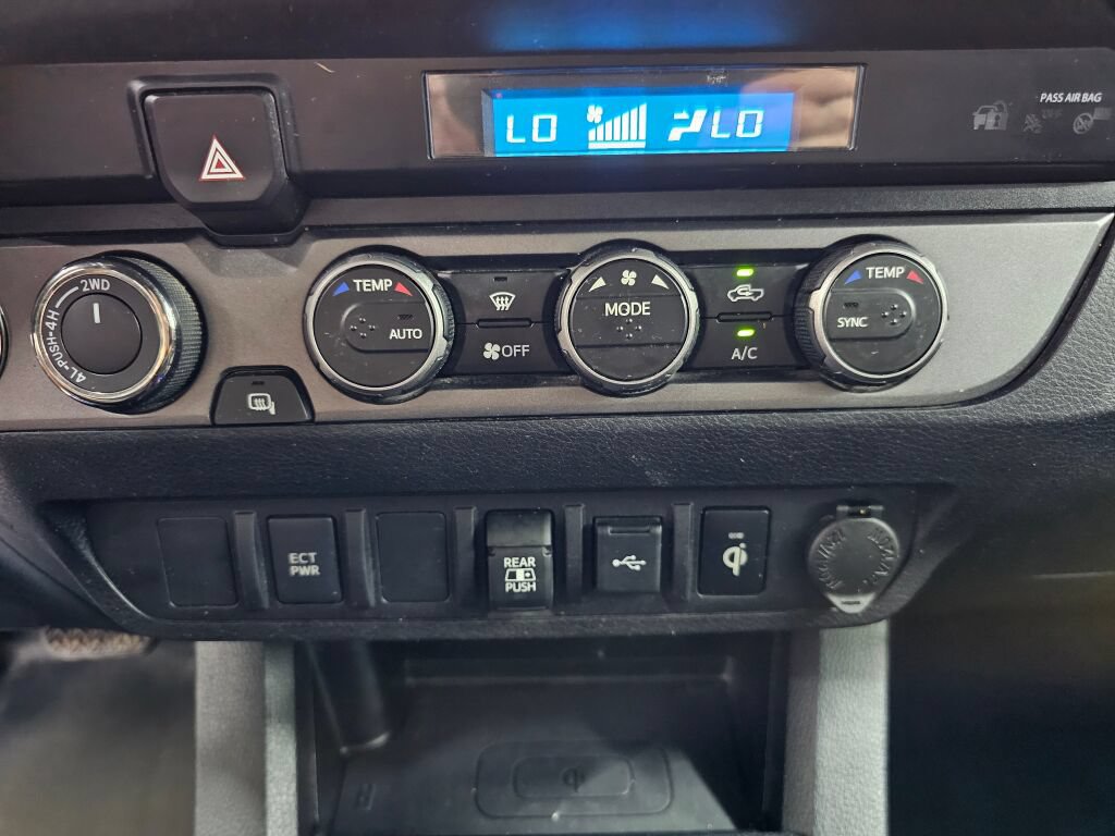 Used 2021 Toyota Tacoma TRD Sport AWD/4WD image 20