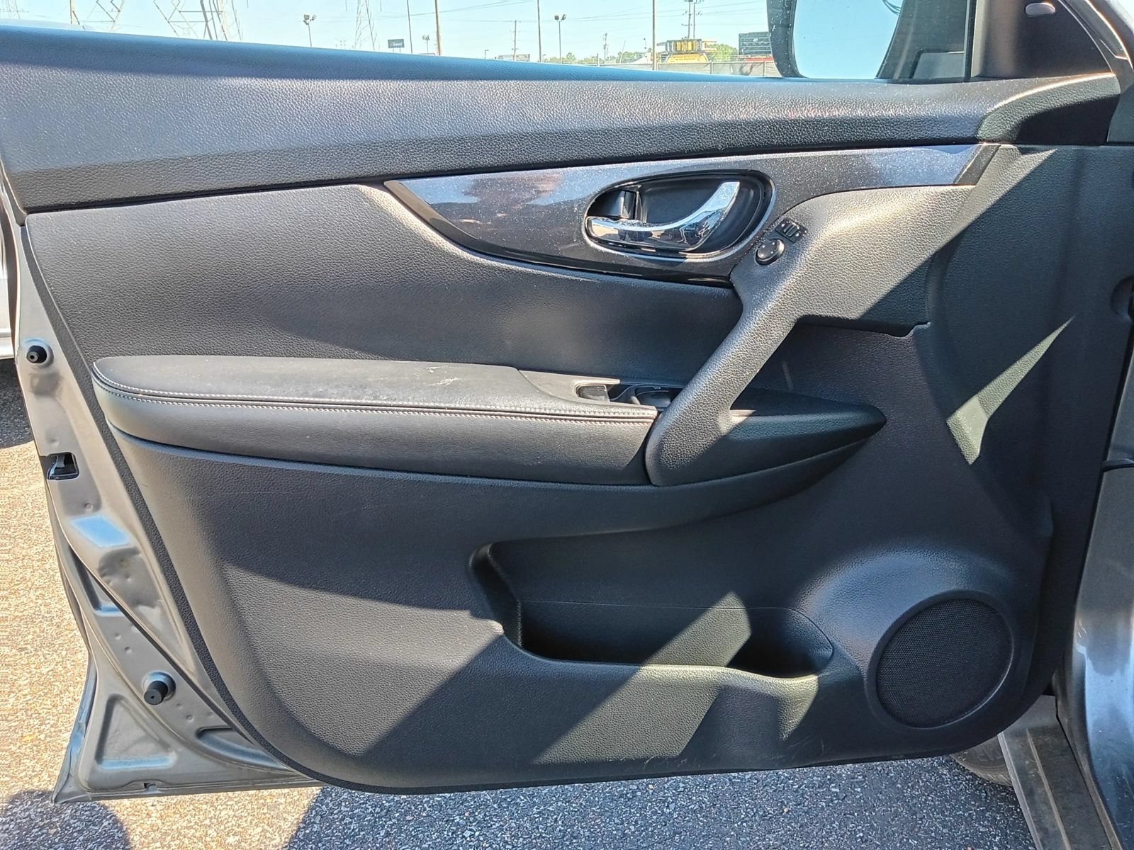 Used 2018 Nissan Rogue S FWD image 20