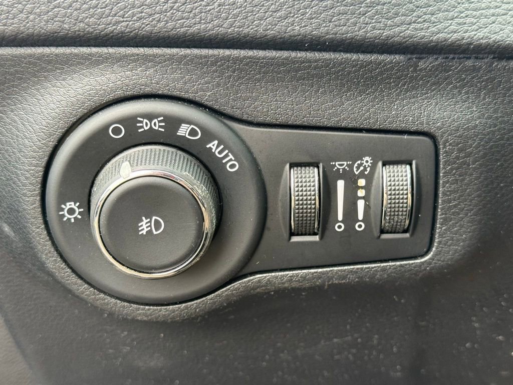 Used 2018 Jeep Compass Limited image 5