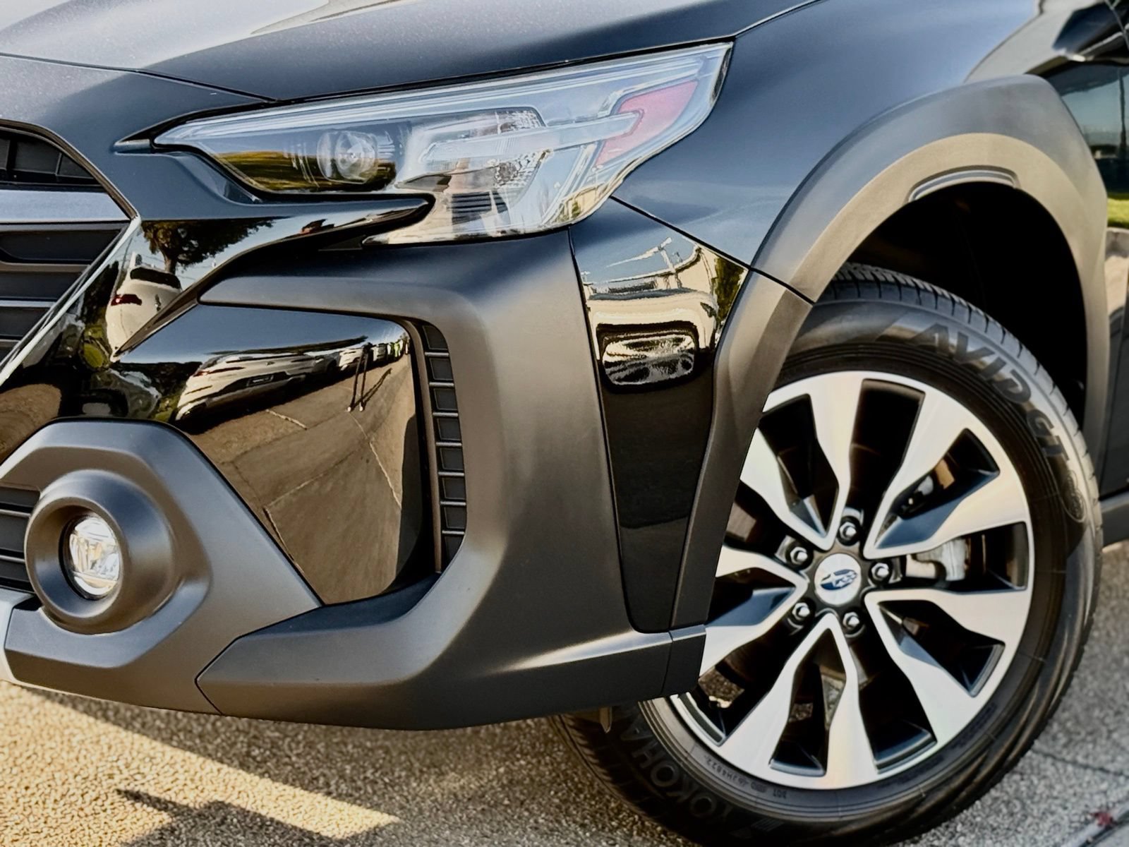 Used 2023 Subaru Outback Limited AWD/4WD image 3