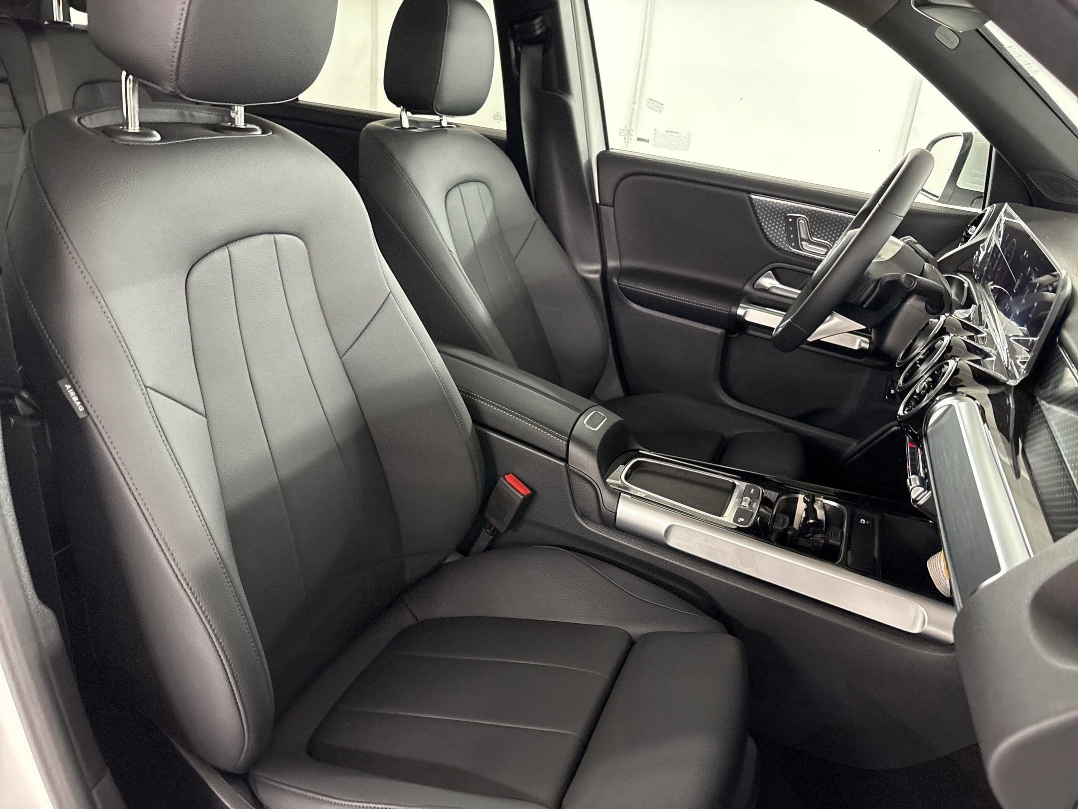 Certified 2026 Mercedes-Benz GLB 250 image 35
