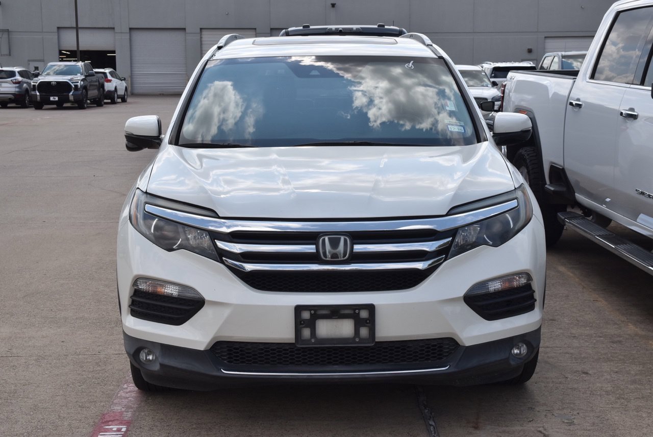 Used 2018 Honda Pilot Touring image 3
