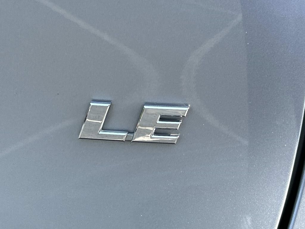 Used 2024 Toyota RAV4 LE FWD image 9