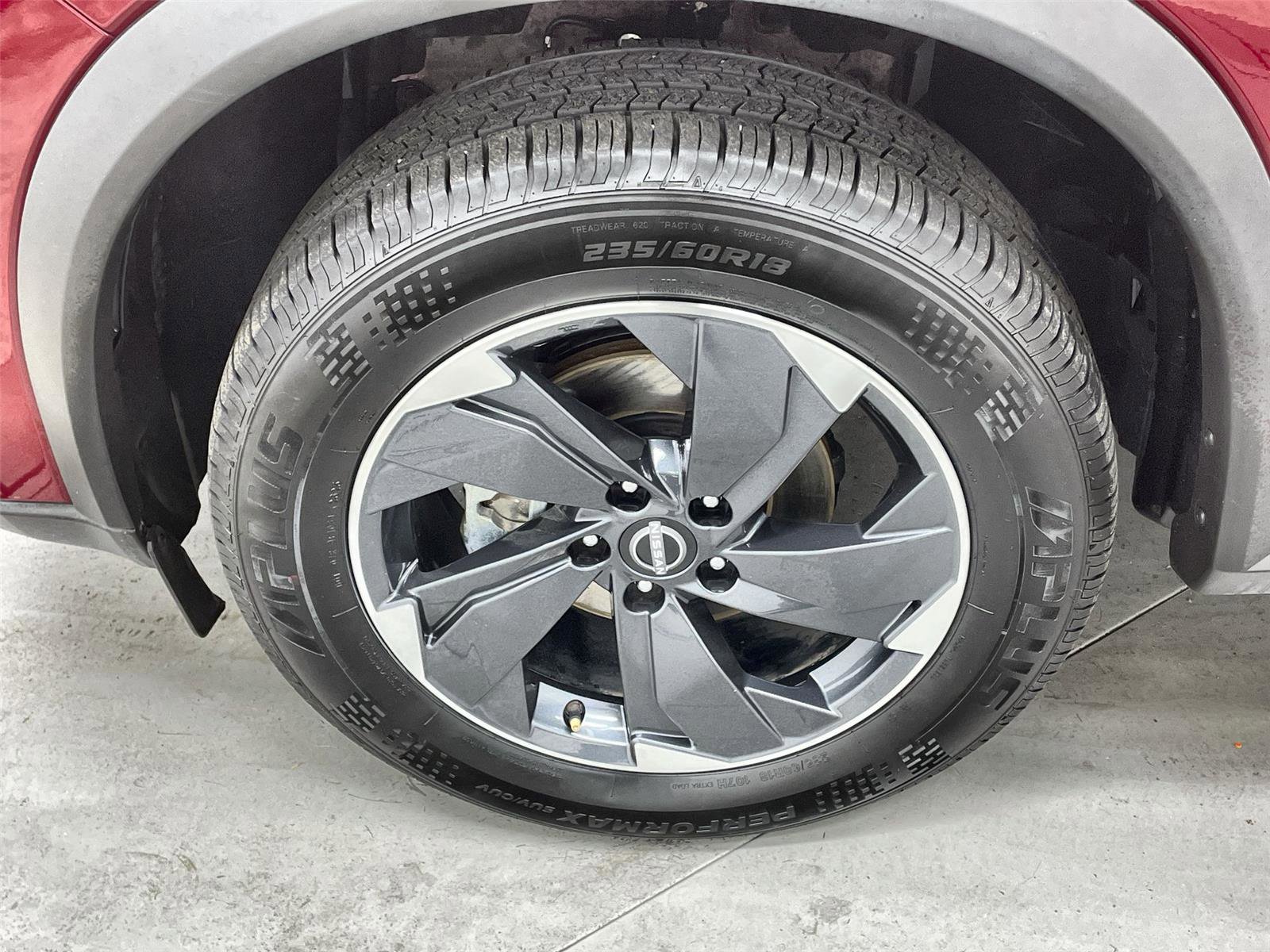 Used 2024 Nissan Rogue SV image 10