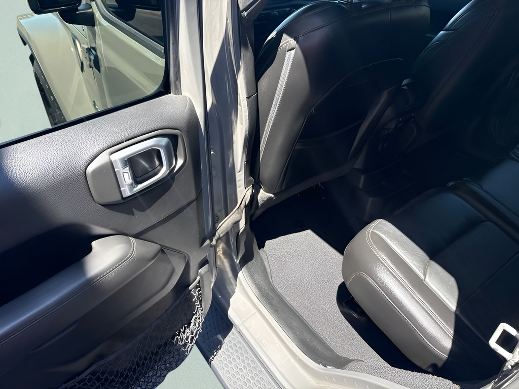 Used 2020 Jeep Wrangler Unlimited Sahara AWD/4WD image 9