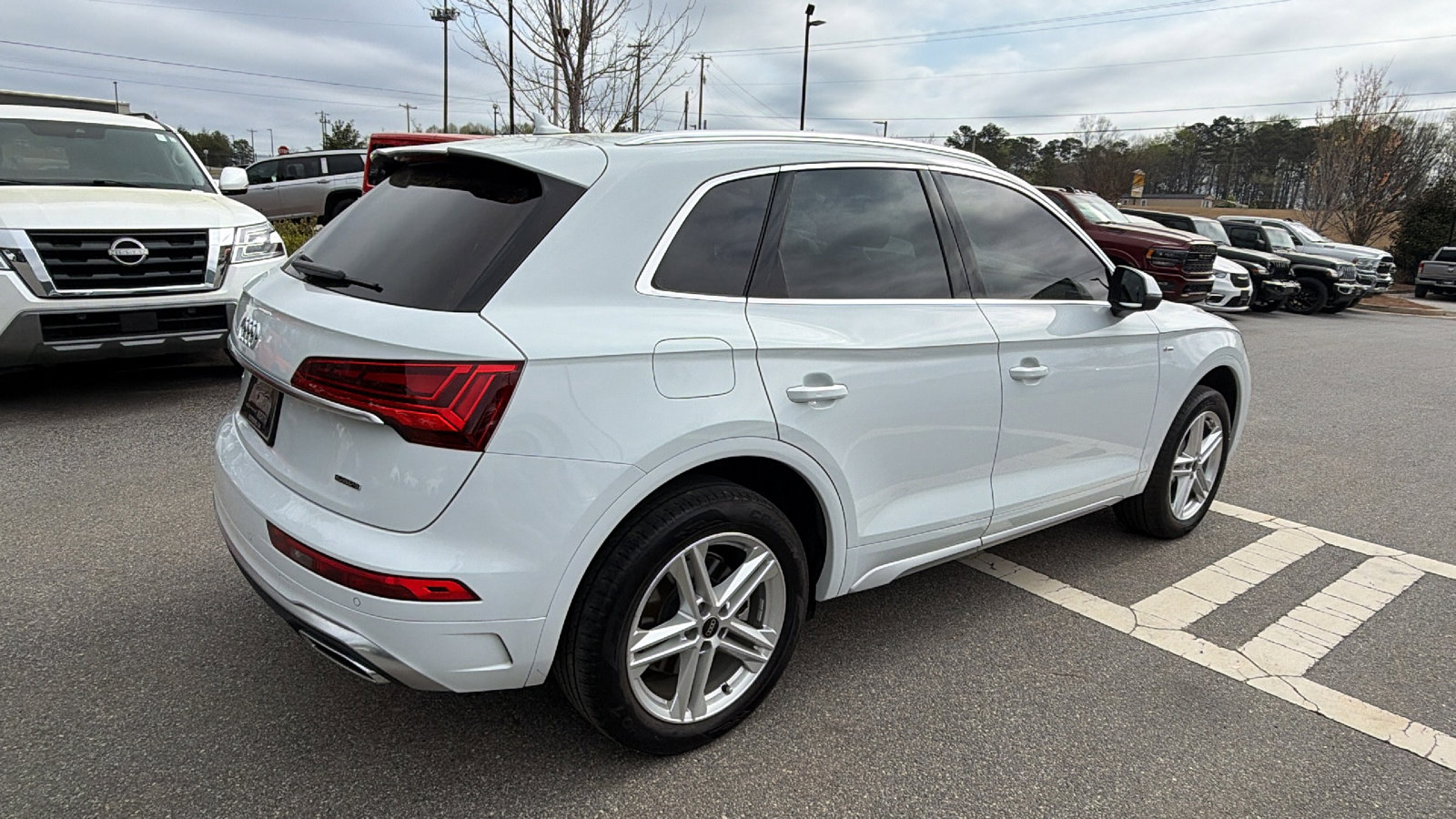 Used 2024 Audi Q5 e Premium Plus w/ Premium Plus Package image 8