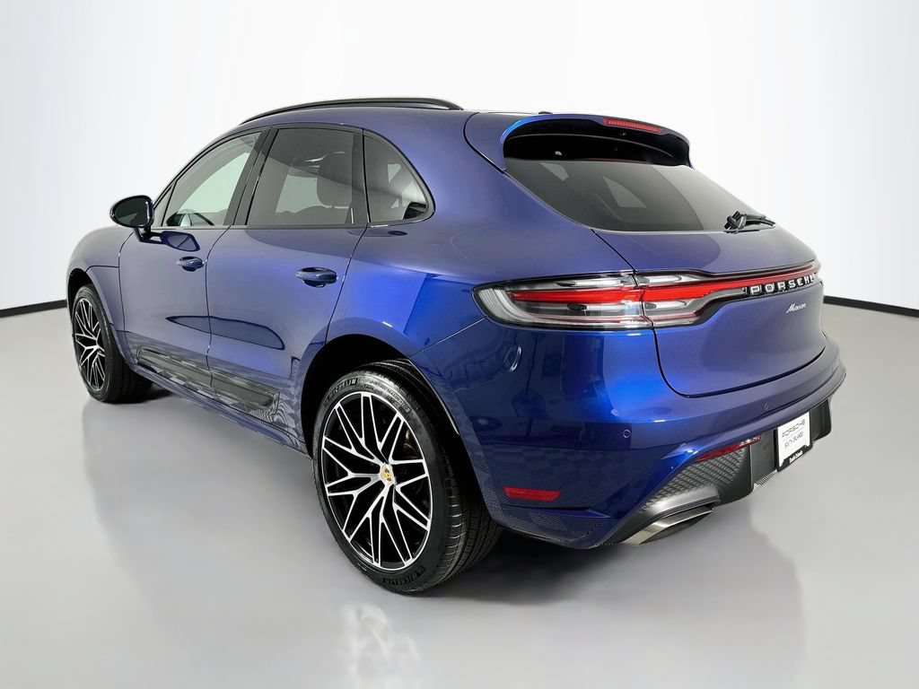 Certified 2024 Porsche Macan AWD/4WD image 3