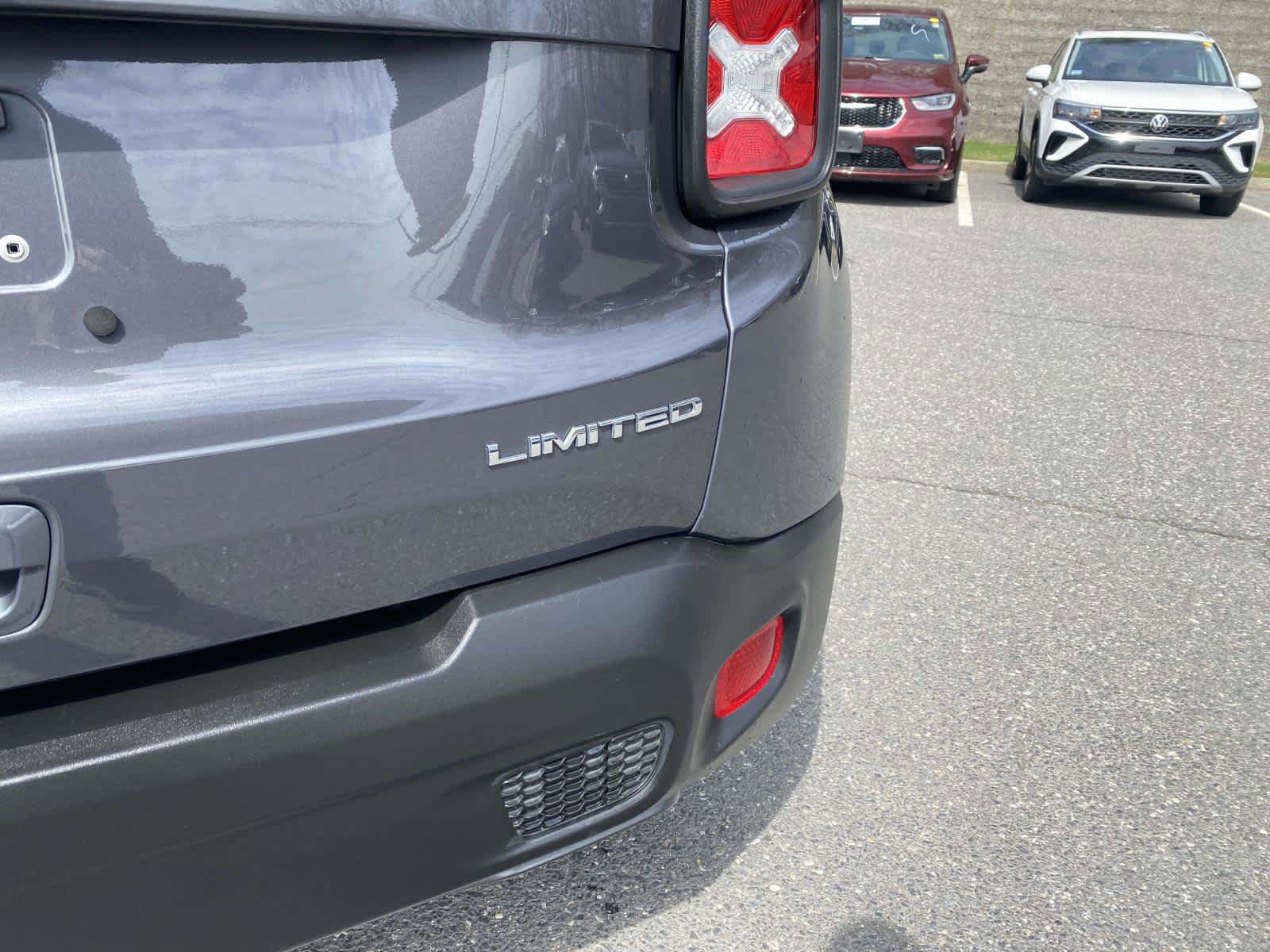Used 2022 Jeep Renegade Limited w/ Sun, Sound & Wheels Group AWD/4WD image 10