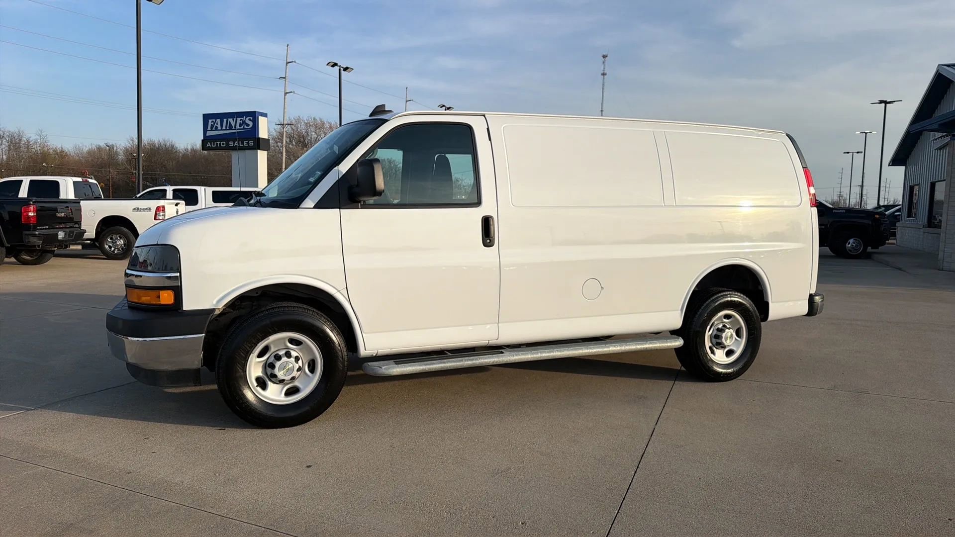 Used 2023 Chevrolet Express 2500 w/ Driver Convenience Package RWD image 7
