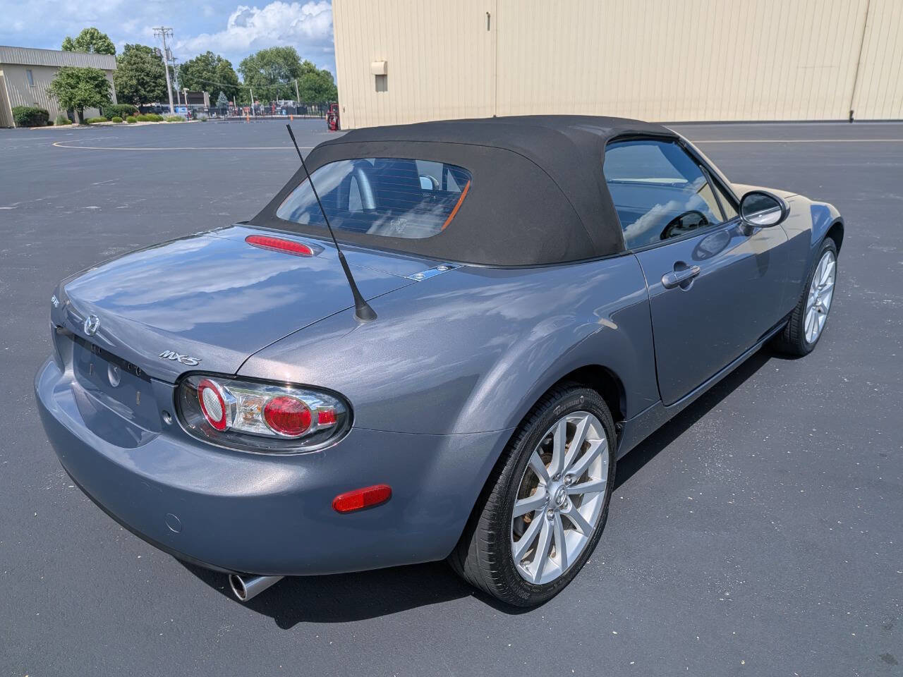 Used 2008 MAZDA MX-5 Miata Grand Touring w/ Premium Pkg RWD image 7