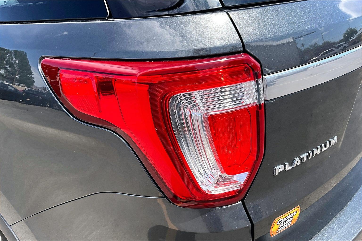 Used 2017 Ford Explorer Platinum AWD/4WD image 32