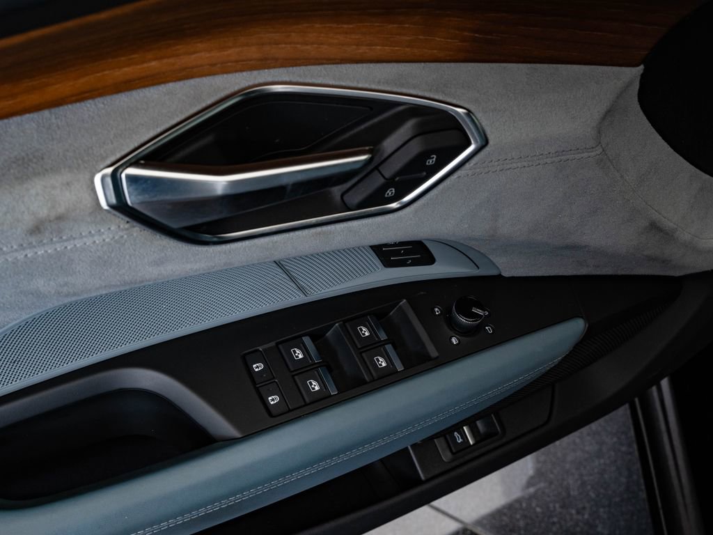 Used 2022 Audi RS e-tron GT image 25