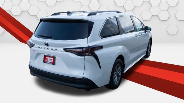 New 2026 Toyota Sienna XLE FWD image 5