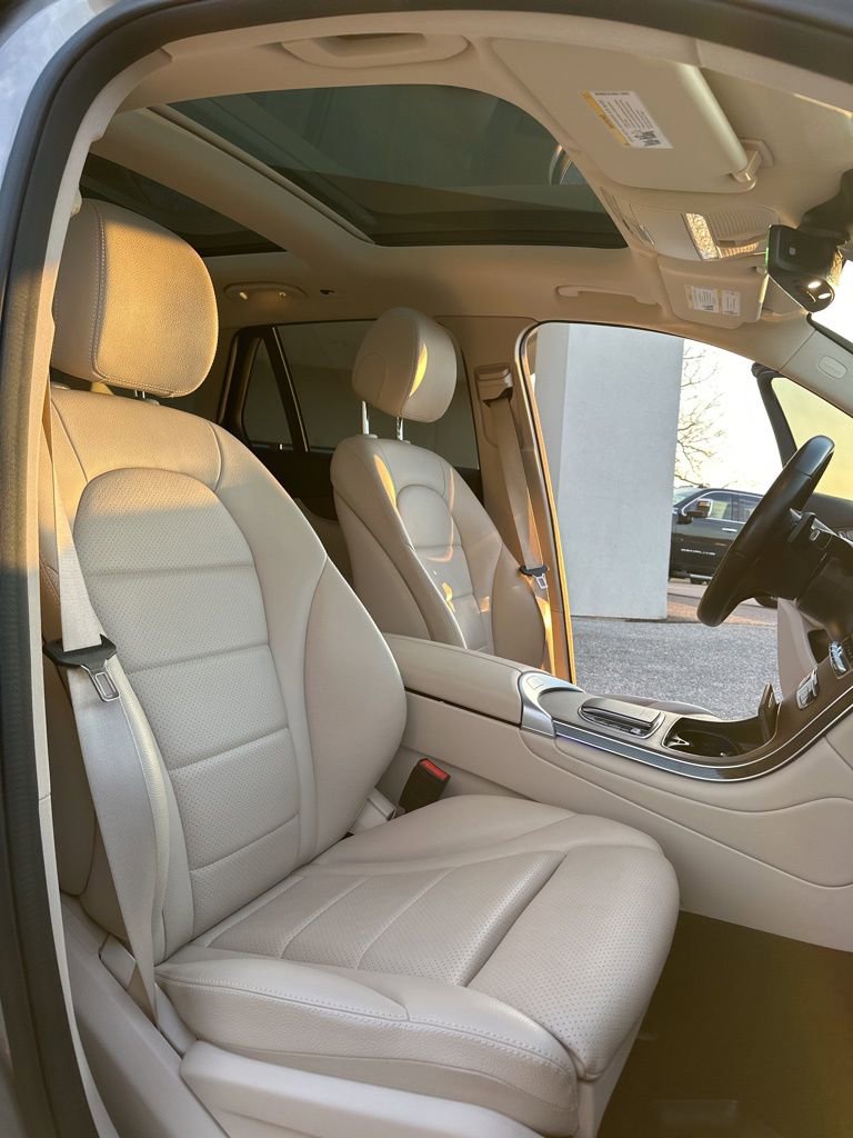 Used 2022 Mercedes-Benz GLC 300 4MATIC image 14