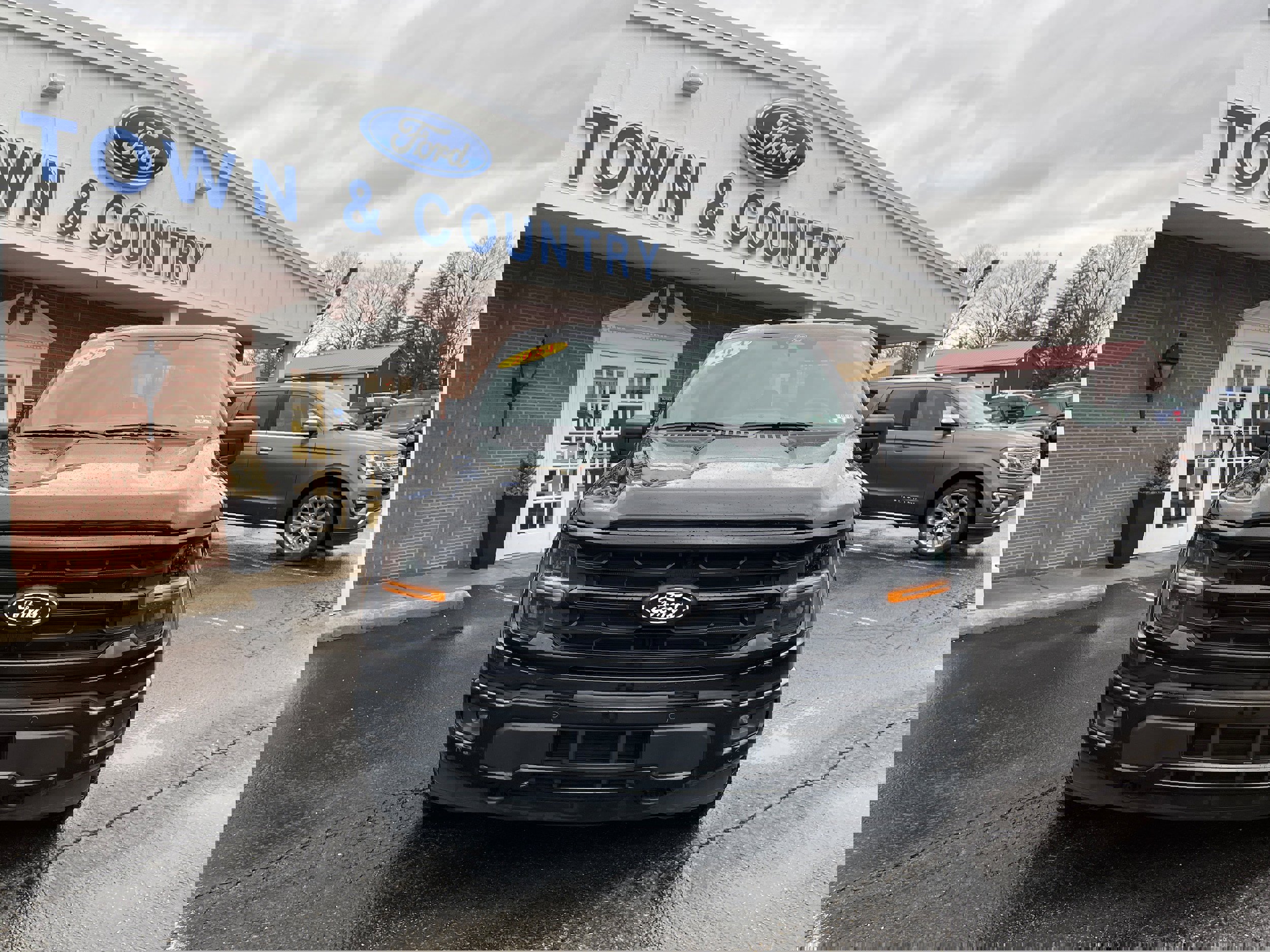 Used 2024 Ford F150 XLT w/ Equipment Group 302A MID image 2