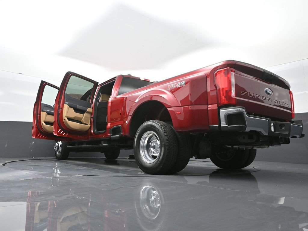 New 2025 Ford F350 XLT w/ FX4 Off-Road Package image 32