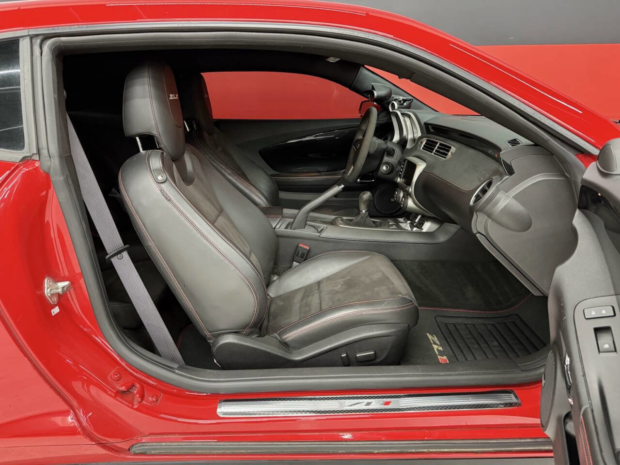 Used 2013 Chevrolet Camaro ZL1 image 36
