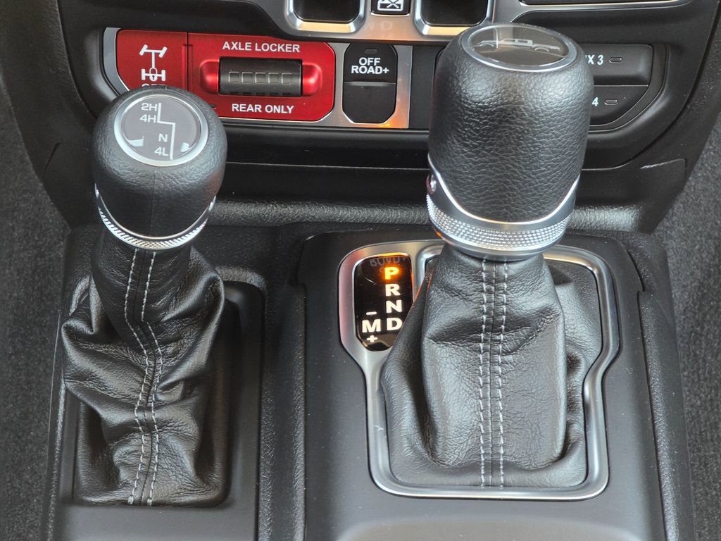 New 2025 Jeep Gladiator Sport AWD/4WD image 32