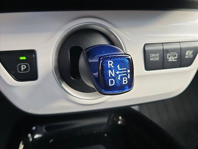 Used 2018 Toyota Prius Prime Advanced FWD image 11