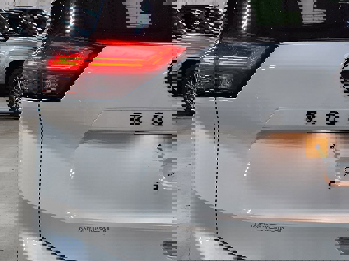 Used 2024 Nissan Rogue Platinum w/ Platinum Premium Package image 20