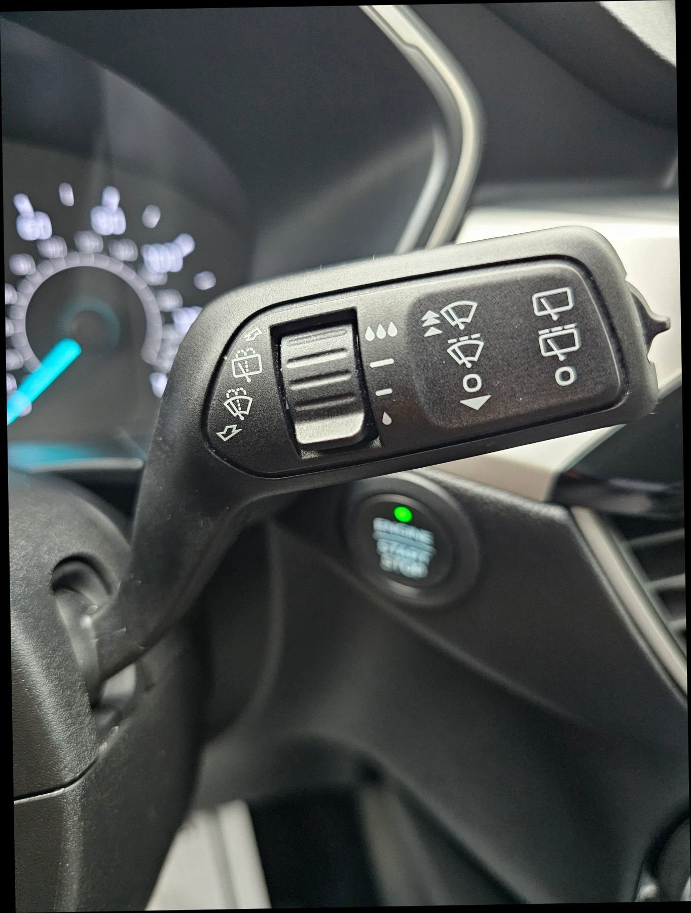 Used 2022 Ford Escape SE w/ Cold Weather Package image 16