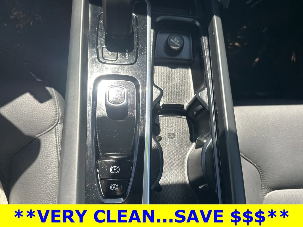 Used 2023 Volvo XC60 B5 Plus image 23