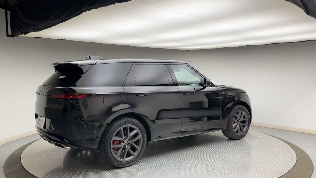 Used 2024 Land Rover Range Rover Sport Dynamic SE AWD/4WD image 2