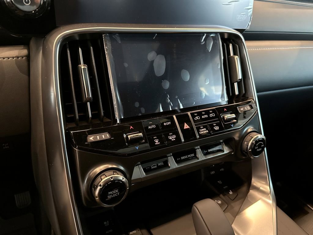 New 2026 Lexus LX 700h Overtrail AWD/4WD image 15