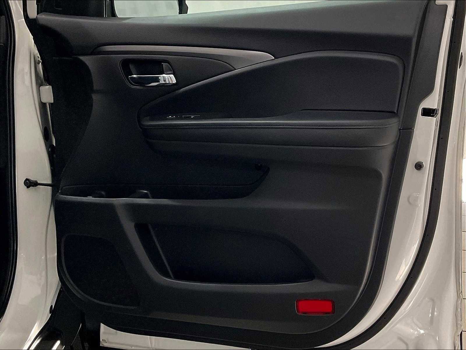 Used 2022 Honda Pilot Sport image 12