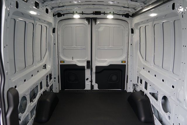 New 2024 Ford E-Transit 148 Medium Roof RWD image 9