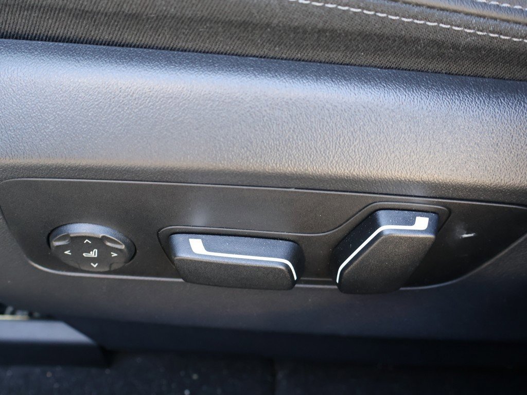 Used 2025 BMW i5 xDrive40 w/ Premium Package image 35