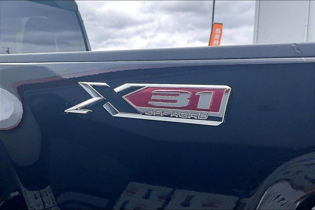 Used 2021 GMC Sierra 2500 SLE w/ SLE Value Package; image 24