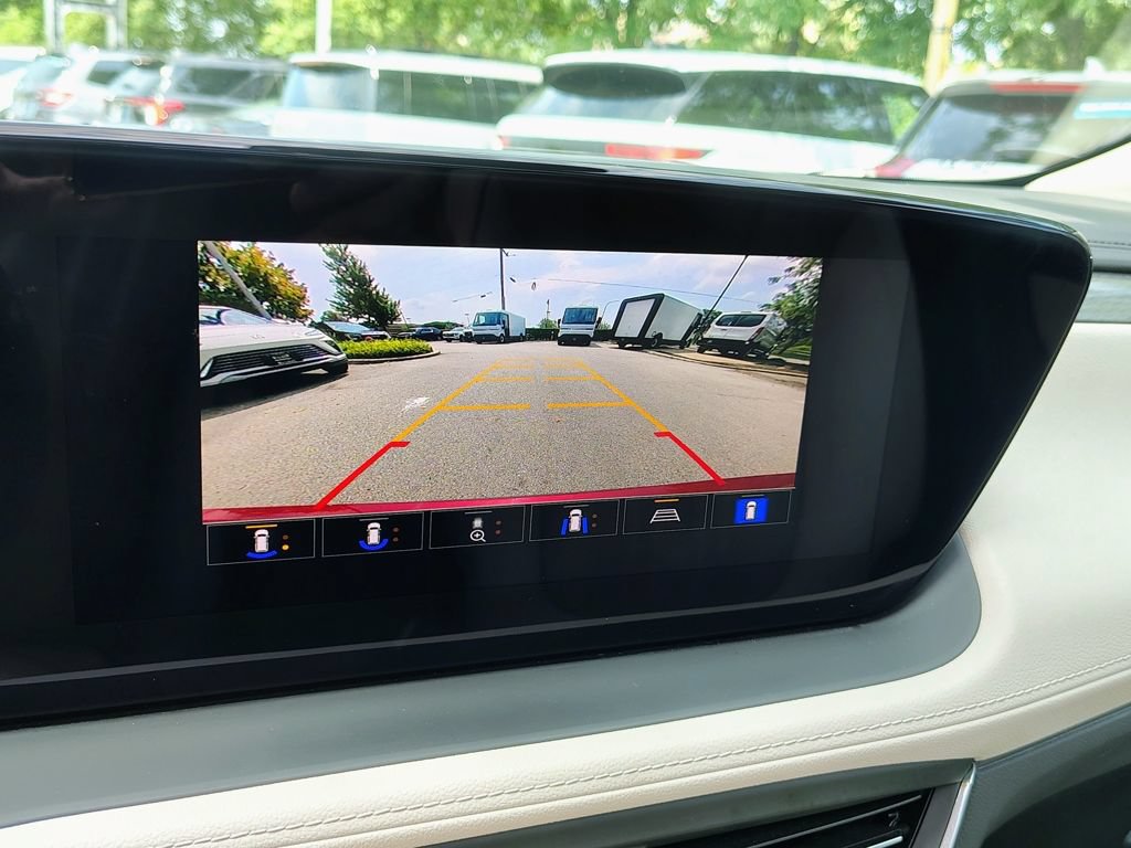 Used 2024 Buick Encore GX Avenir w/ Avenir Technology Package AWD/4WD image 37