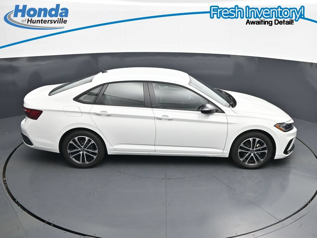 Used 2025 Volkswagen Jetta Sport FWD image 25