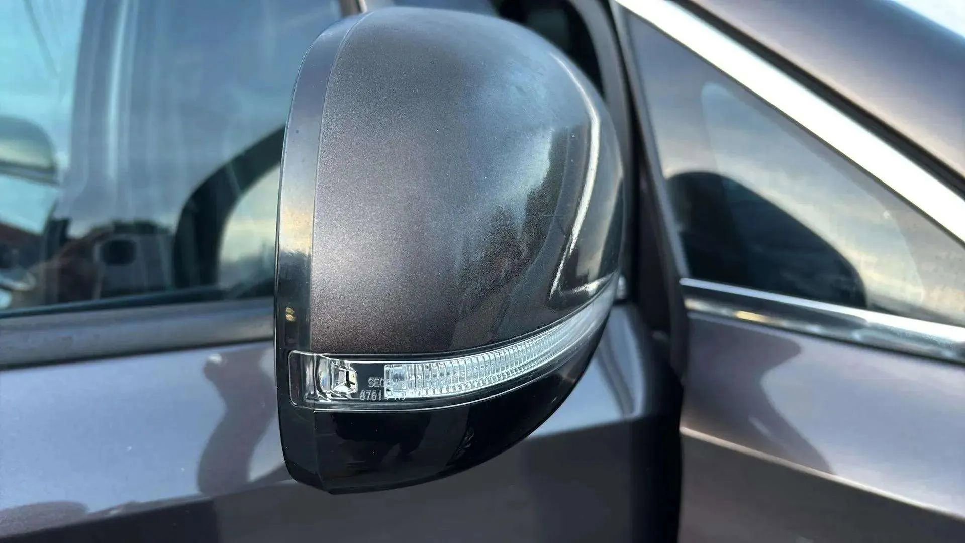 Used 2015 Kia Sedona SX image 27