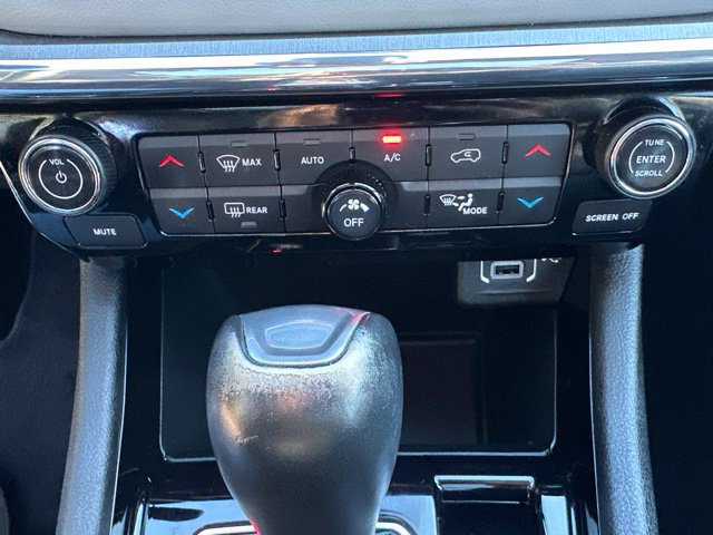 Used 2022 Jeep Compass Limited w/ Sun and Sound Group AWD/4WD image 33