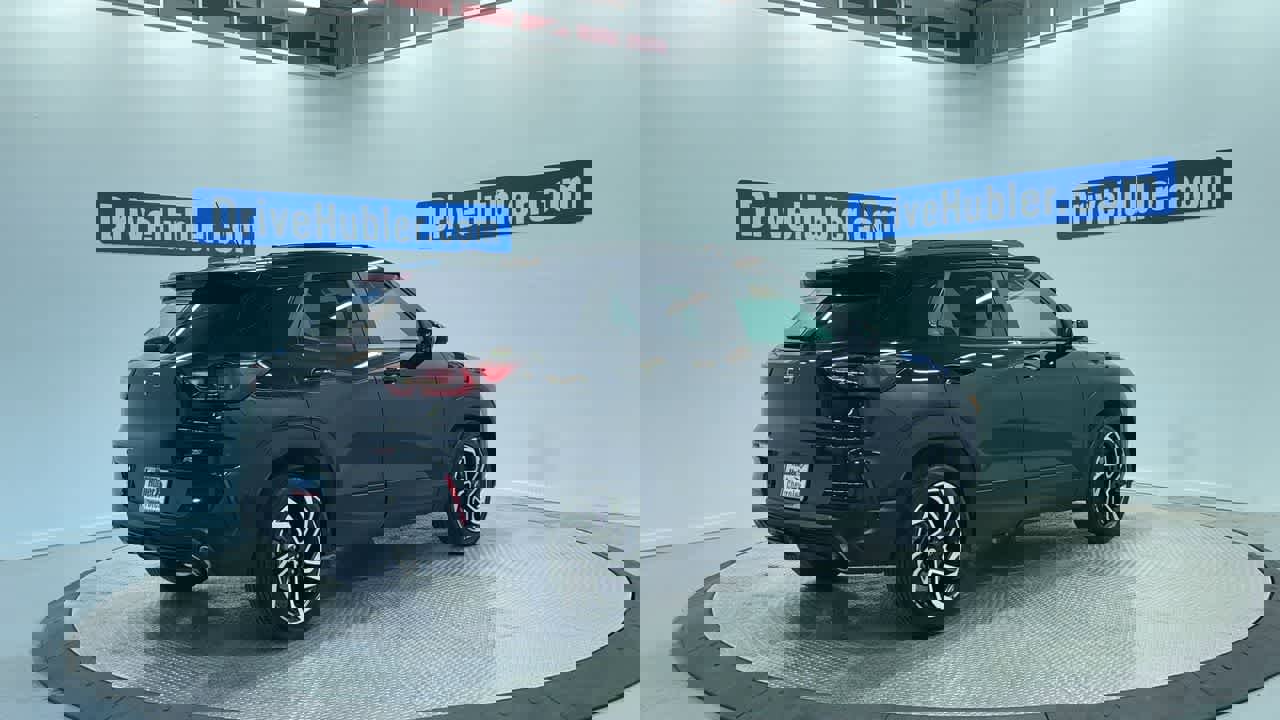 Used 2024 Chevrolet TrailBlazer RS w/ Convenience Package image 2