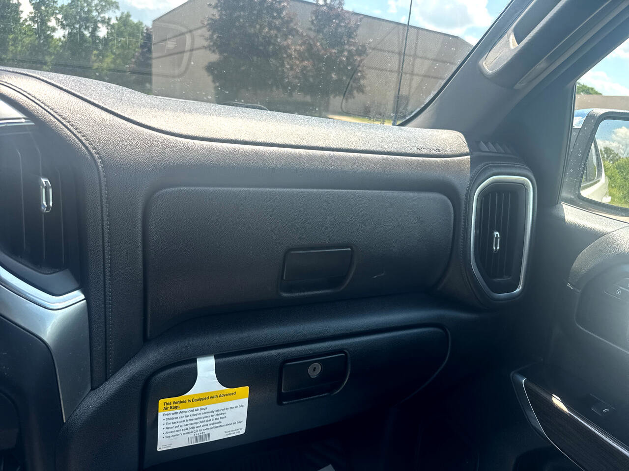 Used 2019 Chevrolet Silverado 1500 LT image 20