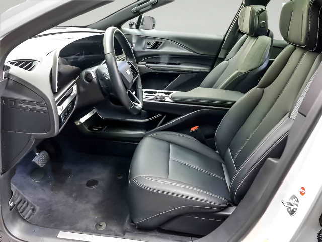 Used 2024 Cadillac Lyriq Tech AWD/4WD image 8