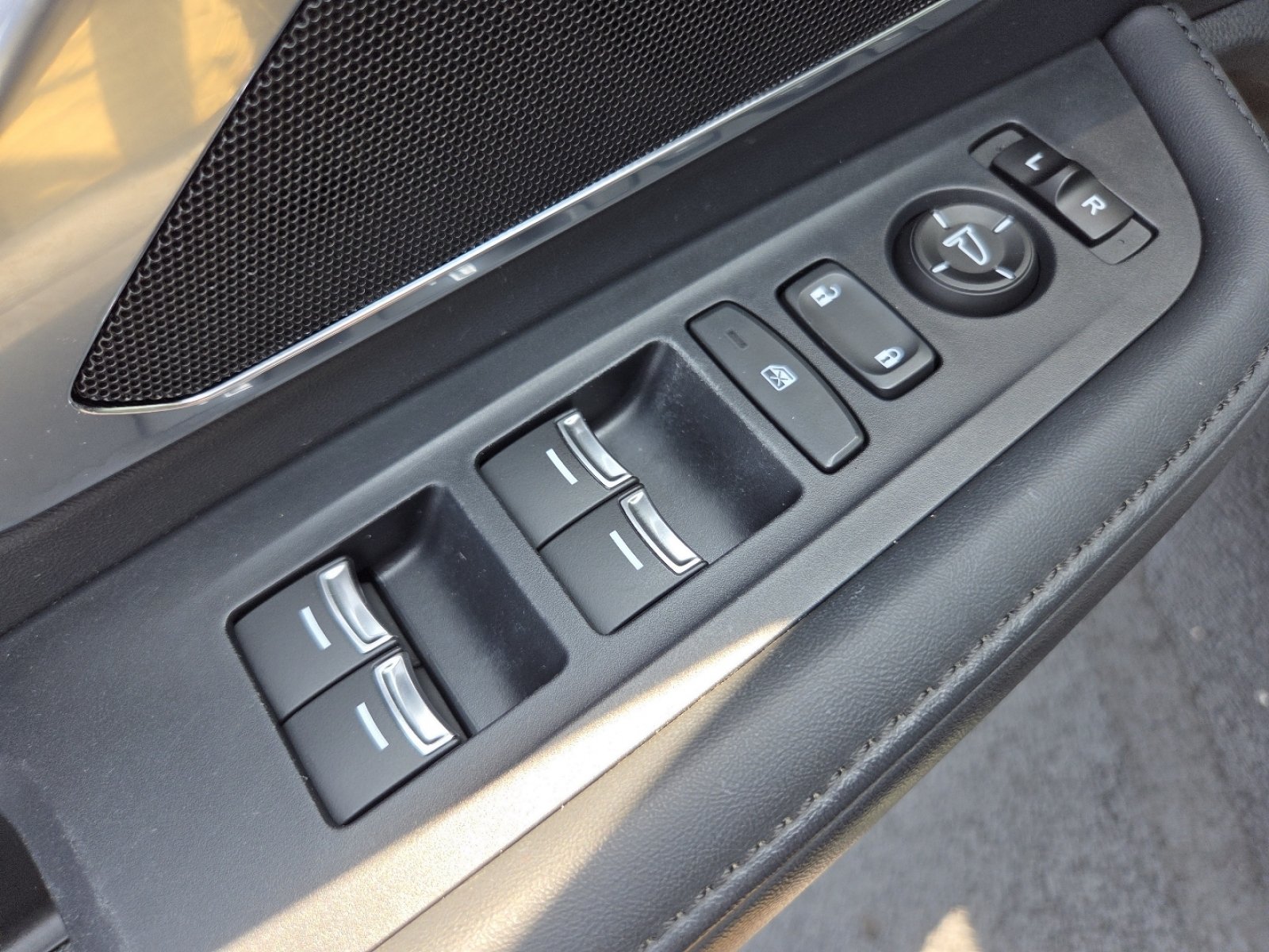 Used 2019 Acura RDX AWD image 31