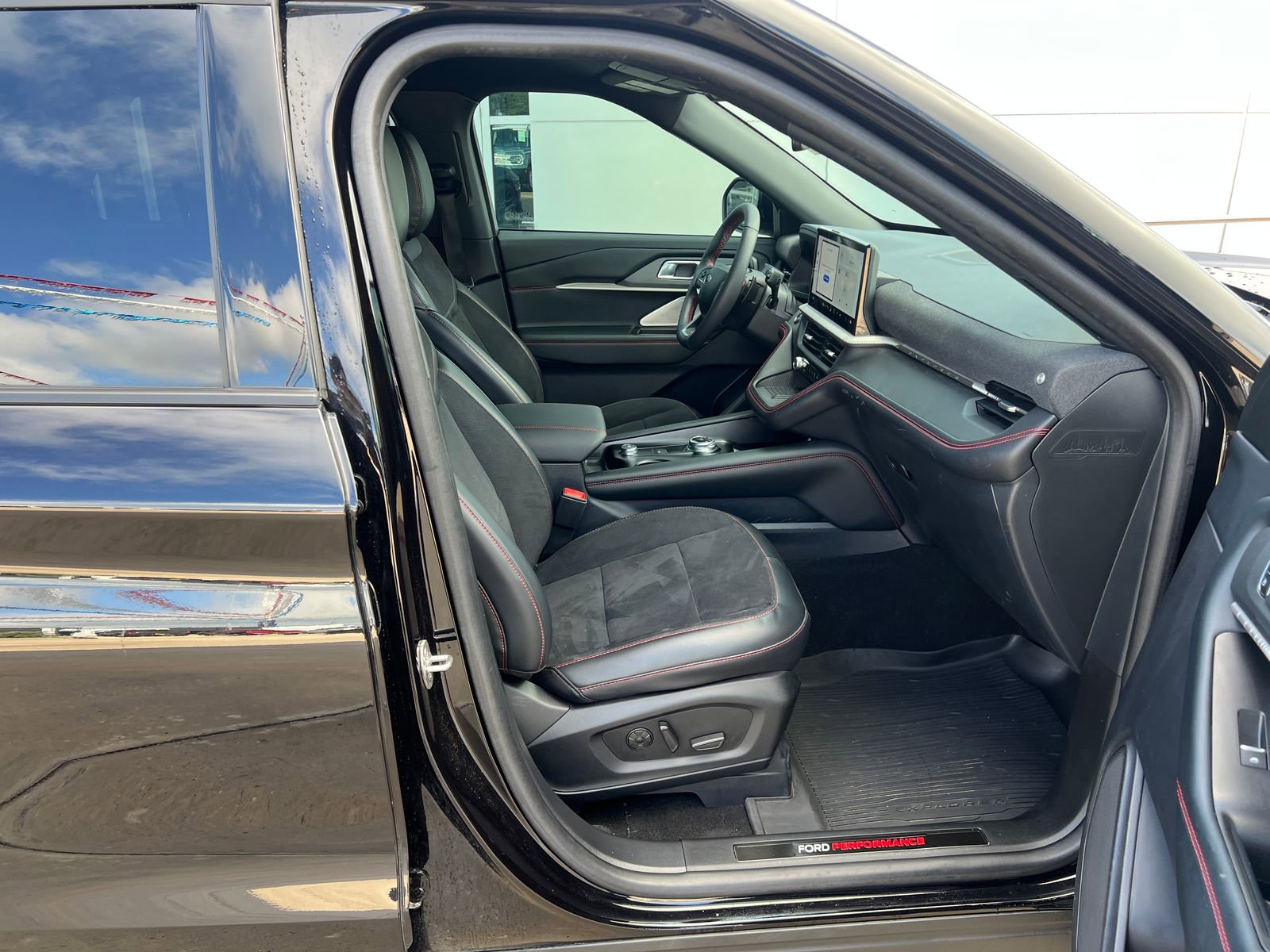Certified 2025 Ford Explorer ST w/ Sun And Sound Package AWD/4WD image 16