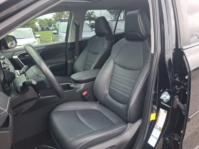 Certified 2022 Toyota RAV4 XLE Premium AWD/4WD image 18